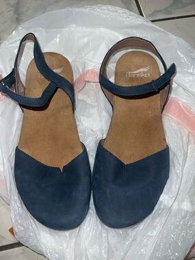 Dansko Rowan sandals navy Maryjane milled nubuck Sz 38